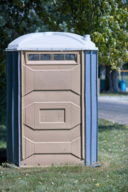Best Portable restroom trailer rental  in Asotin, WA